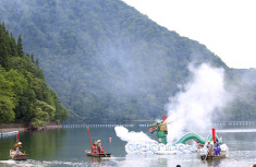 numazawa-lake-kaneyama-2