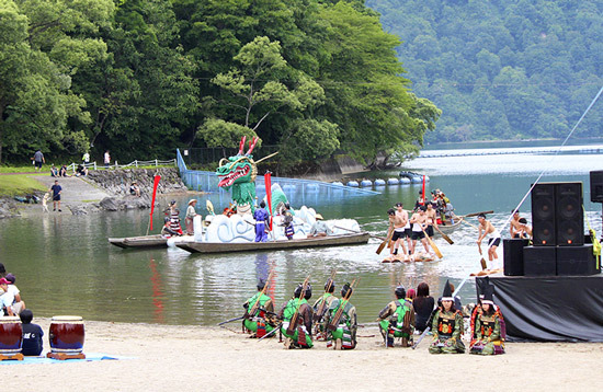 numazawa-lake-kaneyama-3