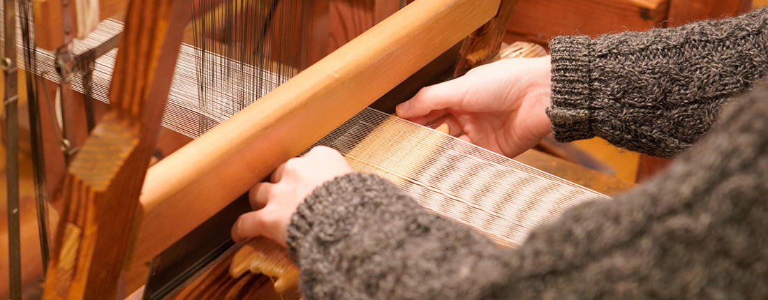 Trying out Ramie Weaving in Showa Village